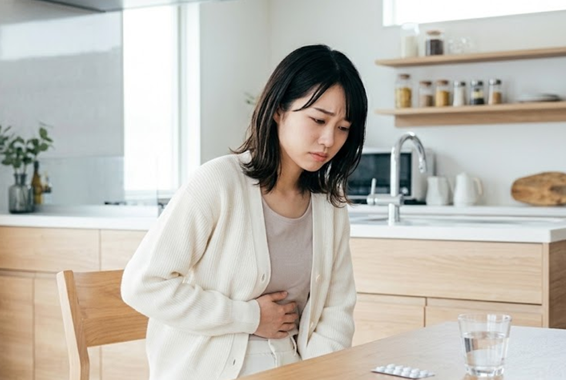 胃もたれが続くのはなぜ？考えられる病気と胃カメラを受ける目安